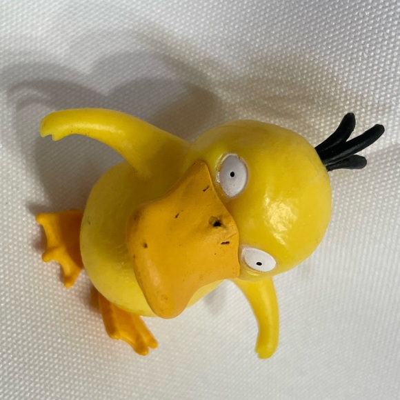 Pokemon Detective Pikachu 1.5” Psyduck Figure 2019 WCT Wicked Cool Toys - Picture 3 of 4